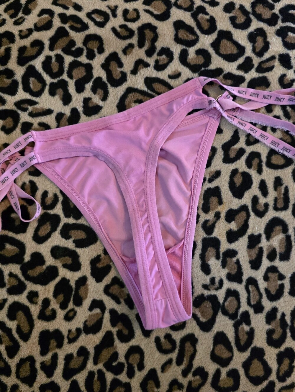 WW Juicy Couture Dark Pink Silky Strappy Thongs Well Loved - Picture 2 of 3